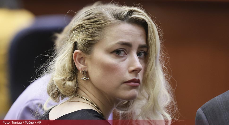 Амбер Херд "изгубила способност говора"