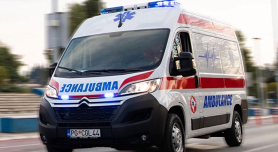 Тешка несрећа код Подгорице: Страшни призори са лица мјеста, Хитна одвози повријеђене