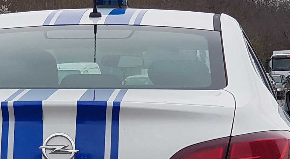 Убијен високопозиционирани припадник криминалне групе, нападач пуцао кроз шофершајбну