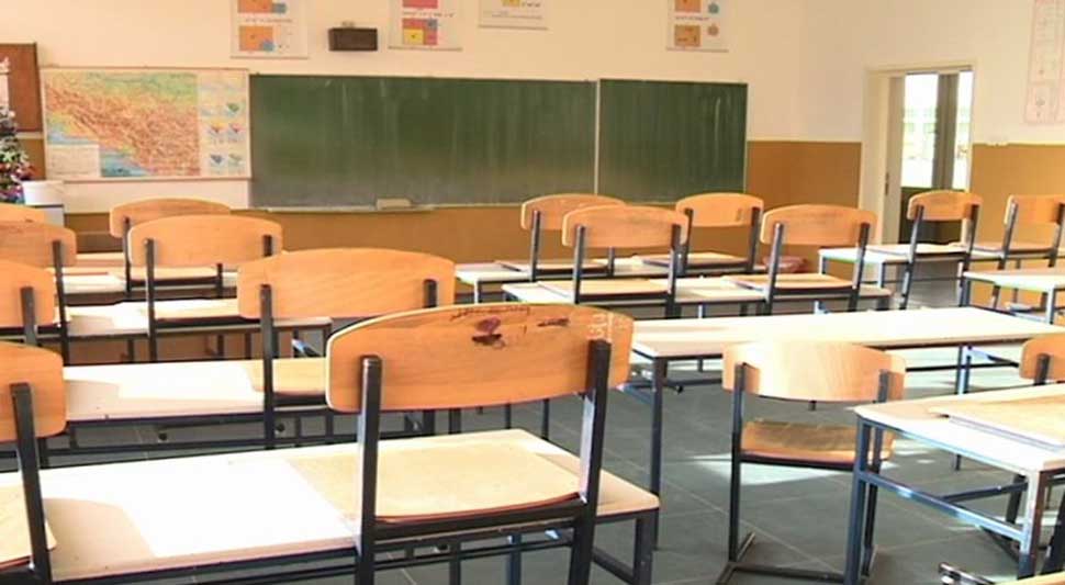 Знају скролати, али не и цртати: Одгођен упис 4.383 првачића