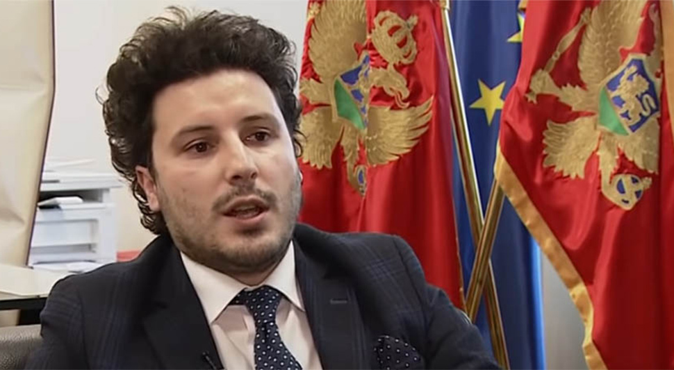 Нападнут Дритан Абазовић, настао метеж у судници