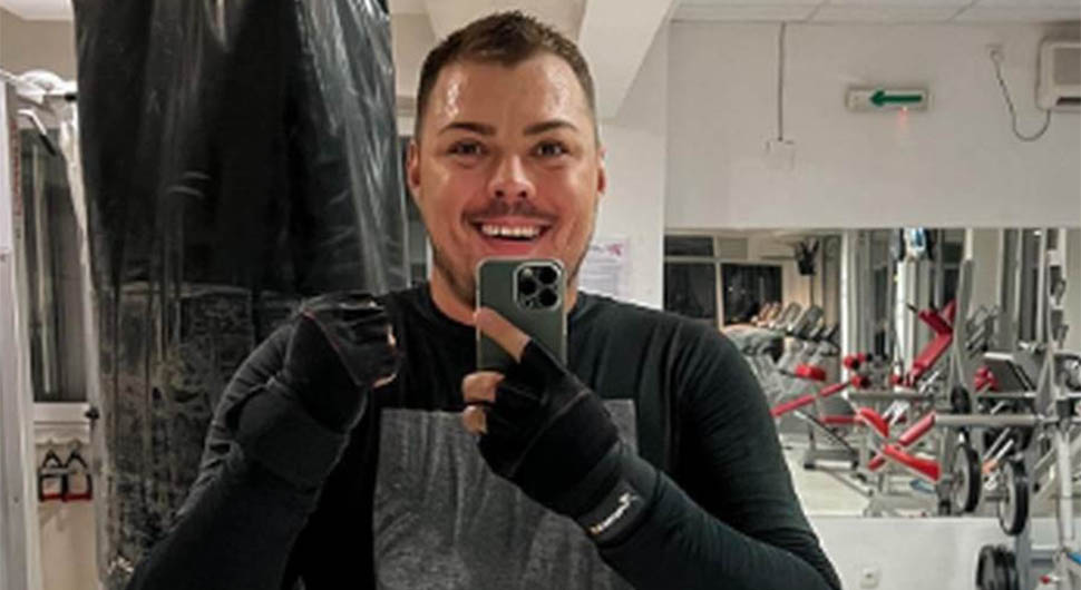 Смршао 50 kg, а сада завршио на инфузији: Пјевач се огласио  из болнице и забринуо све