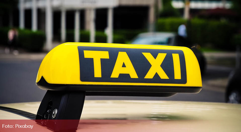 Полиција упала у "Холанд такси", претреси на неколико локација