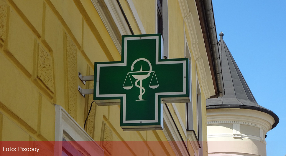 Лопови са ножем улетели у апотеку, а онда због поступка раднице побјегли трчећи