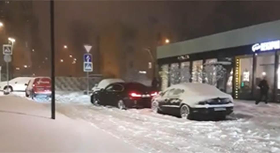 Први снијег пао у Москви са мјесец дана закашњења