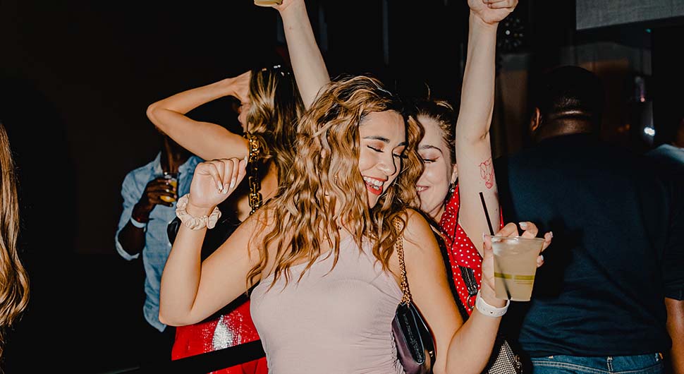 Зашто су људи који су расли 70-их и 80-их другачији: Психолози наводе 8 разлога