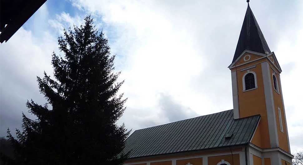 Opljačkana katolička crkva u Lepenici