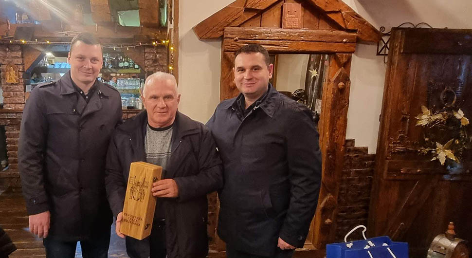 Prva donacija Odboru za pomoć KiM u novoj godini