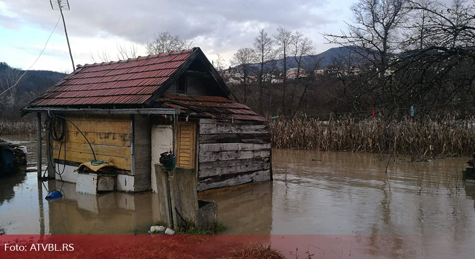 Rudo: Dvije porodice evakuisane čamcem, vodostaj rijeke u stalnom porastu