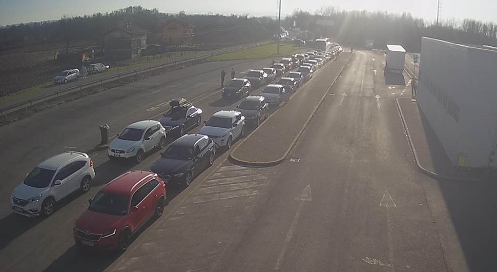 Gužve i duža čekanja na više graničnih prelaza