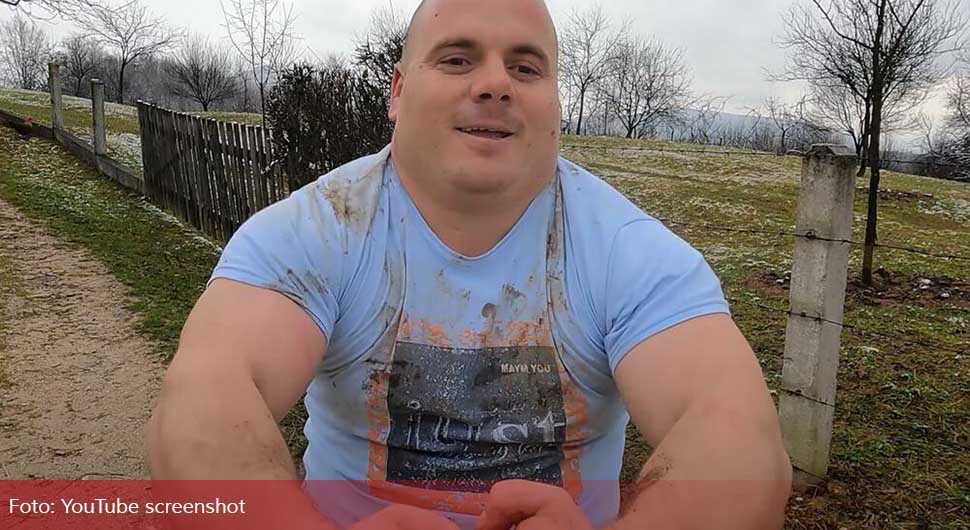 Hulk iz BiH hit na mrežama: Jači i od konja, nosi samo bokserice, umiva se snijegom