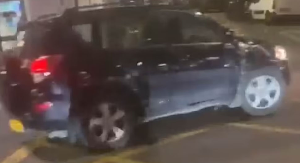 Automobilom udario šest pješaka i pobjegao
