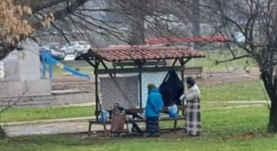 Spavali na klupi: Zejfa i njen bolesni sin dobili novi stan