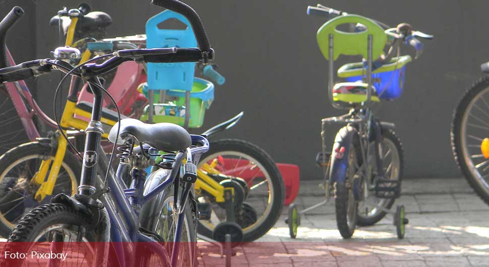 Vozaču iz BiH na parkingu ukrali 28 dječijih bicikala