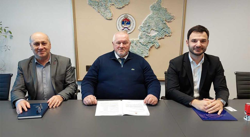 Potpisani ugovori o prenosu vlasništva nad zgradom u Prijedoru za zbrinjavanje raseljenih lica