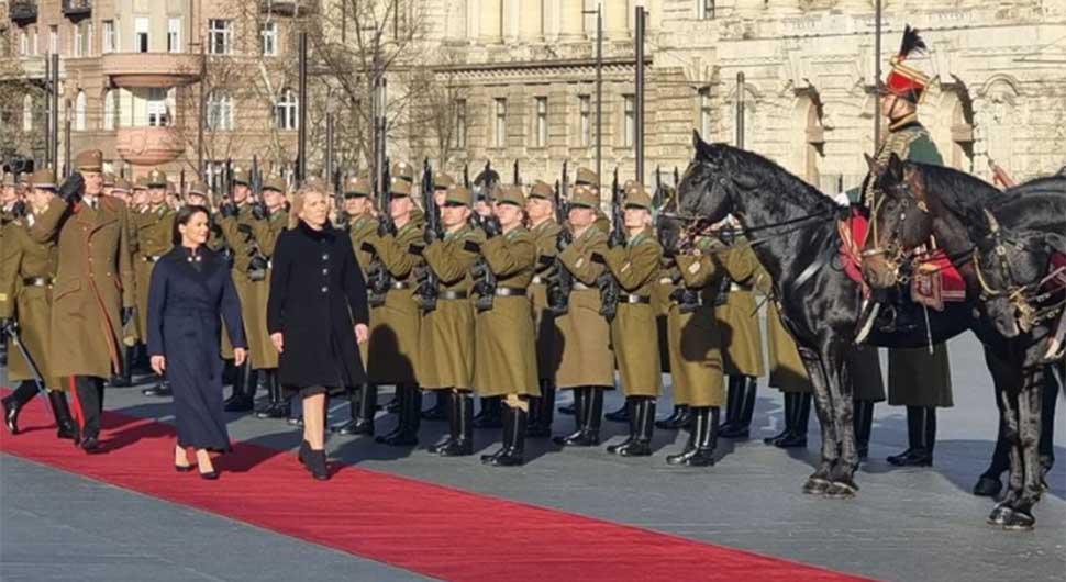 Cvijanovićeva svečano dočekana u Mađarskoj, sastala se sa Novakovom