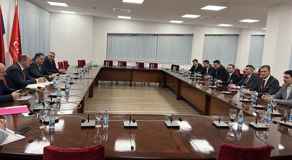 Dodik: Poslanici SNSD-a će u punom kapacitetu glasati za Savjet ministara