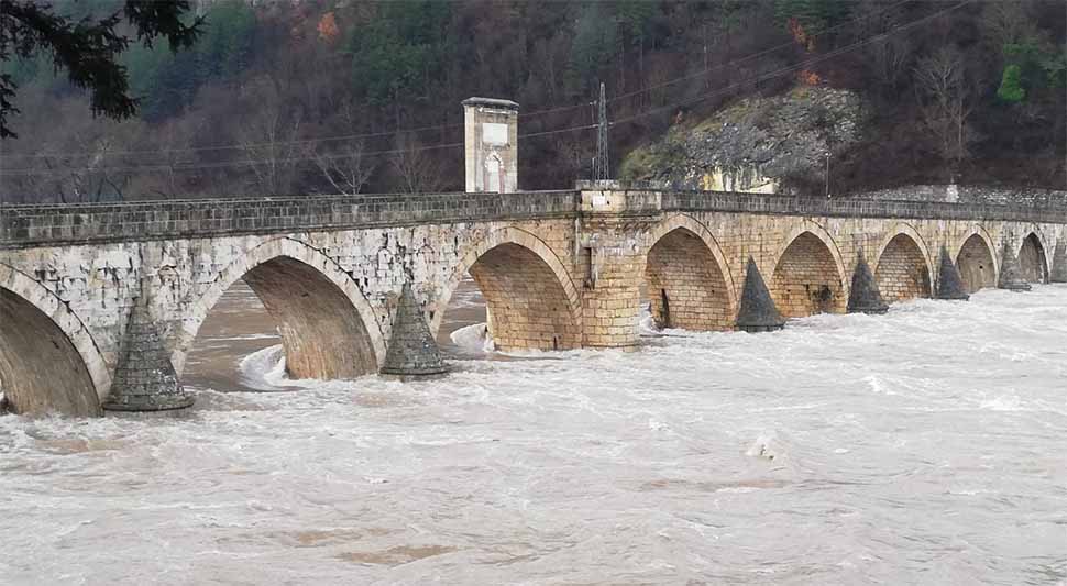 Rzav se izlio na nekoliko lokacija u Višegradu, ali domaćinstva nisu ugrožena