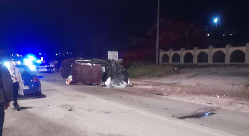 Prevrnuo se automobil kod Gradačca