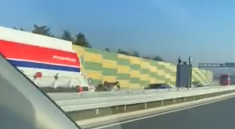 Povrijeđene tri osobe u sudaru na auto-putu u Ilidži