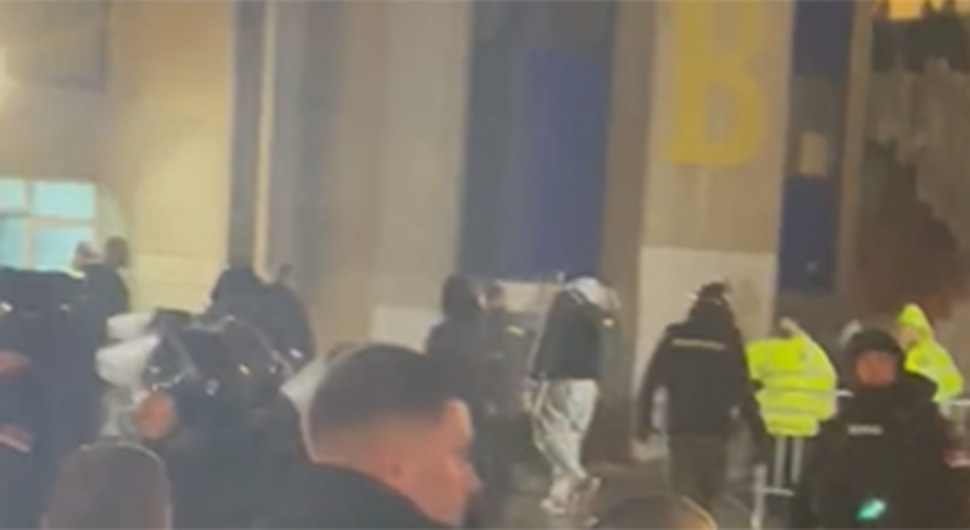 Košarkaš Partizana dobio grudvu u glavu - VIDEO