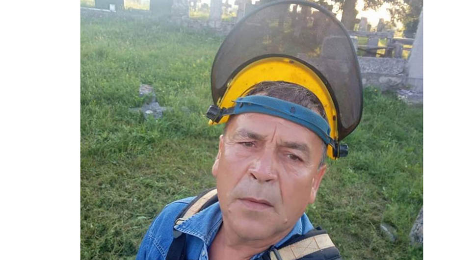 Nakon obnove pravoslavne crkve, Mesud iz Cazina uredio i groblje