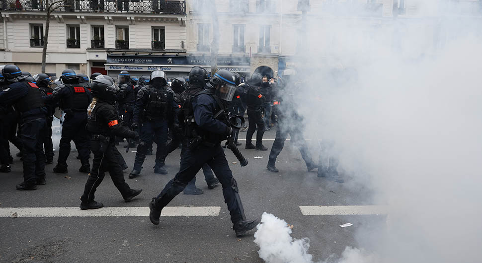 Policija u Parizu upotrijebila suzavac protiv demonstranata