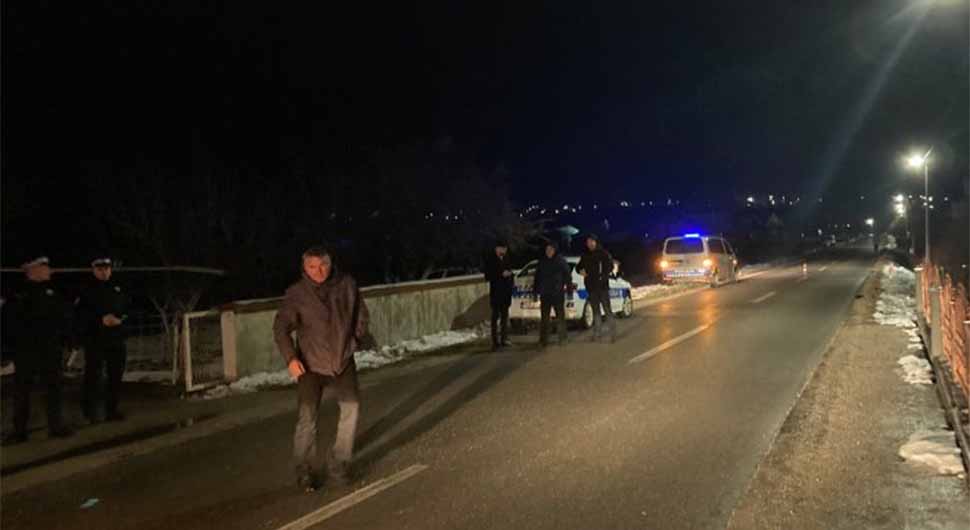 Nasmrt izboden muškarac pronađen pored puta u Prijedoru