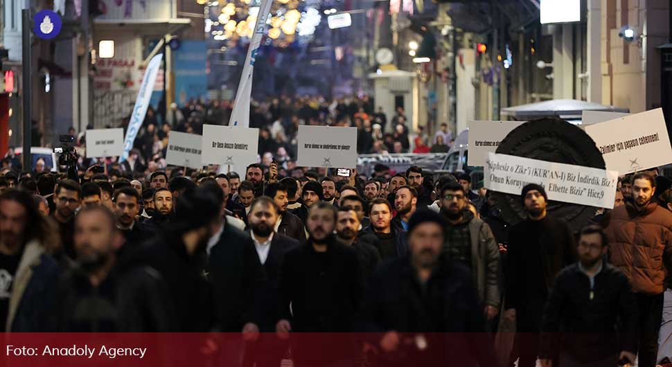 U Istanbulu održan protest zbog spaljivanja Kur'ana u Švedskoj