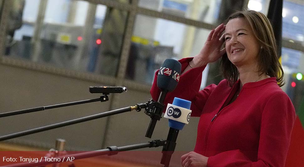 Fajon: Crna Gora od najuspješnije na putu ka EU, sada zemlja problem
