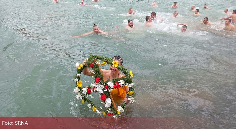 Marijana Krkalović simbolično prva došla do časnog krsta u Trebišnjici