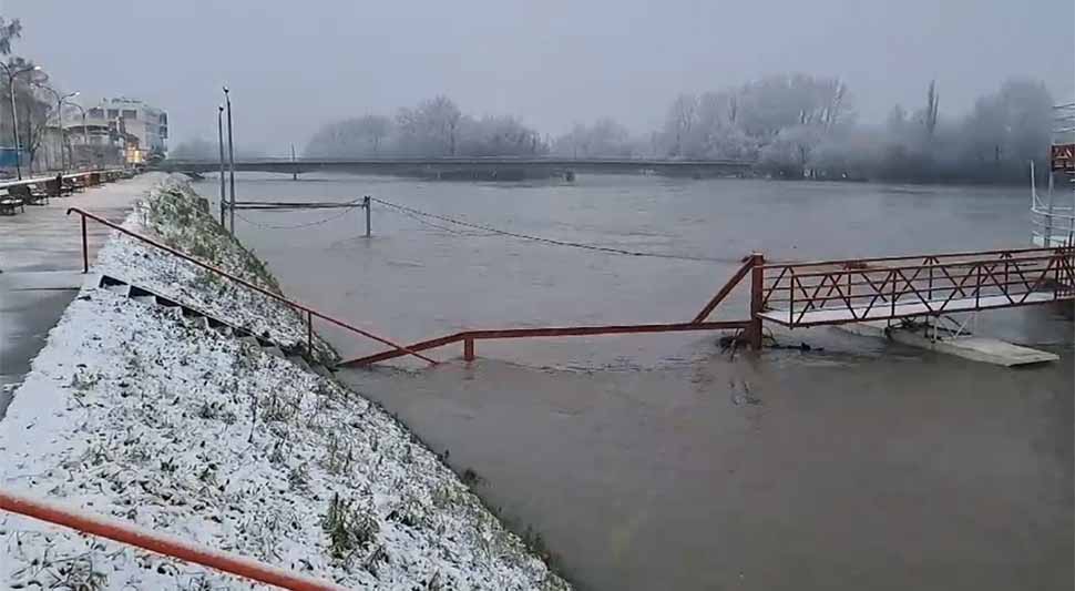 Vodostaji Une i Save u Kozarskoj Dubici i danas u blagom porastu