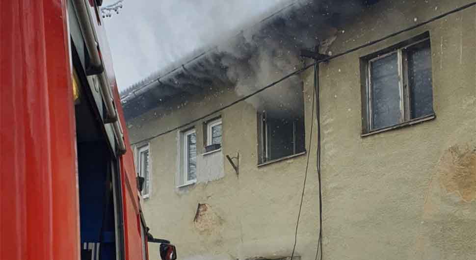 Detalji zločina u Prijedoru: Osumnjičen da je izbo partnerku zbog ljubomore pa je zapalio