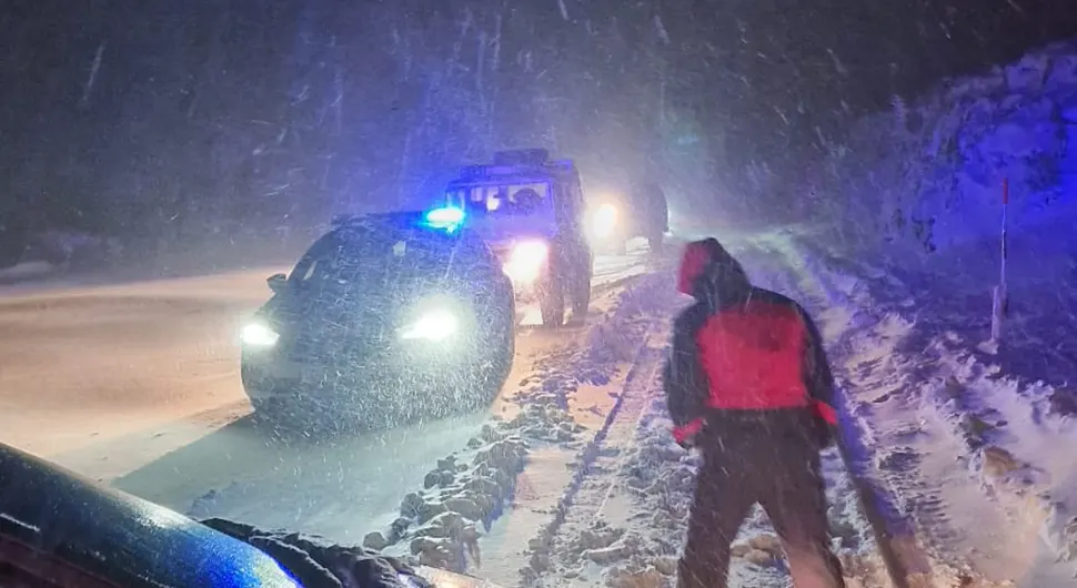 Vozači ušli na zatvoreni dio autoputa i ostali zaglavljeni