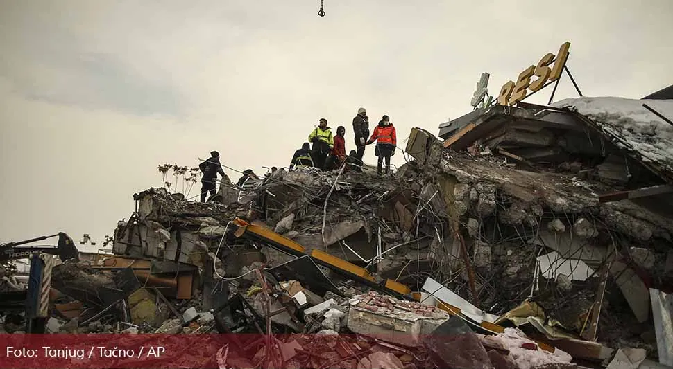 Tijela 16 mladih odbojkaša izvučena iz ruševina