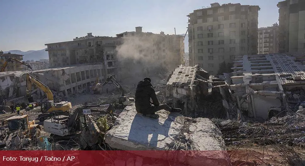 Spašene dvije osobe ispod ruševina 208 časova nakon potresa