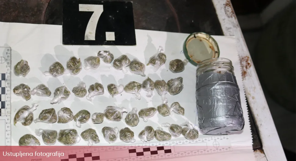 Pronađeno oružje, municija, droga - uhapšen osumnjičeni