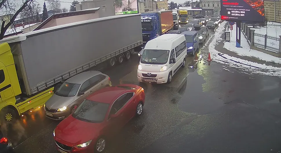 Gužve na granicama na izlazu iz BiH