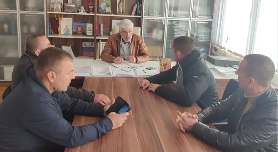 Predstavnici "Komusa": Dva mjeseca smo bez marke, došli smo na prosjački štap