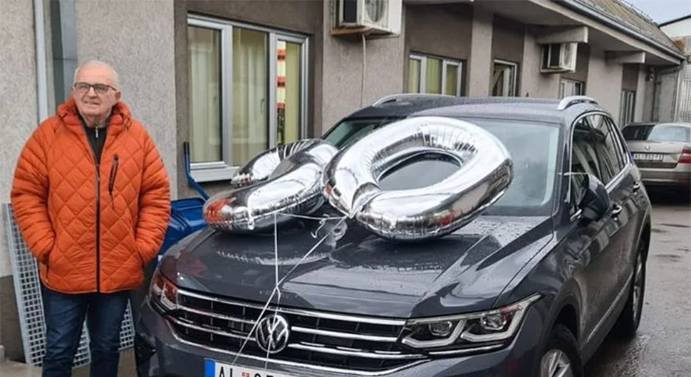 Kupili gazdi auto za 30 godina zajedničkog rada