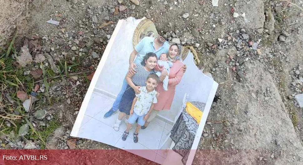 Fotografija koja opisuje svu tragediju zemljotresa: Porodica poginula na spavanju