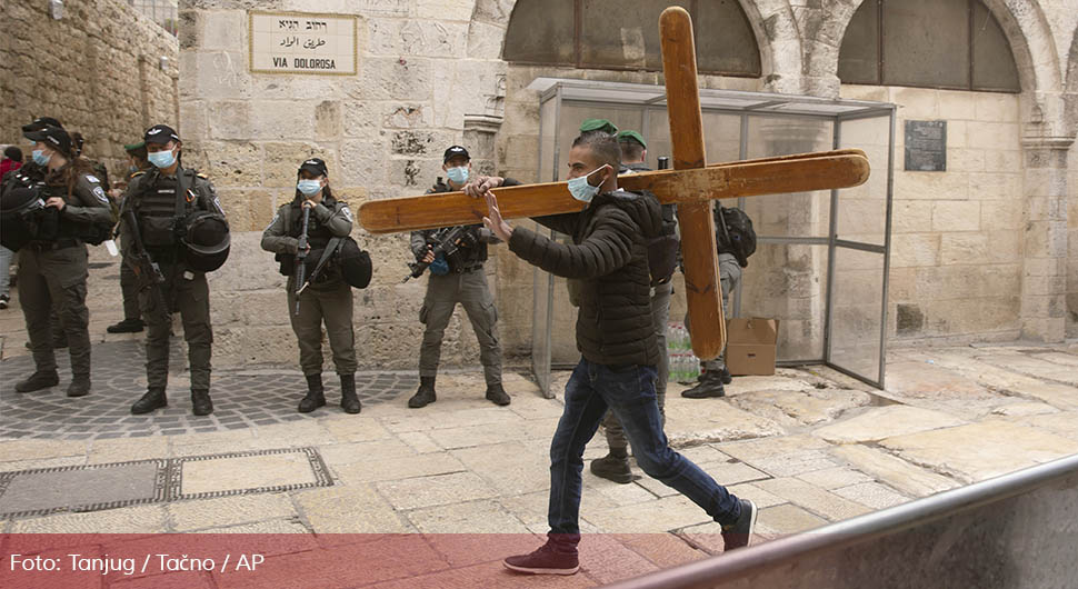 Amerikanac srušio i slomio kip Isusa Hrista u Jerusalimu