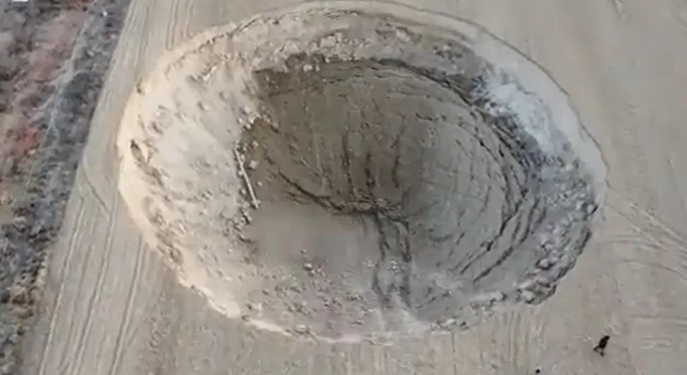 U Turskoj se pojavio ogroman krater (VIDEO)