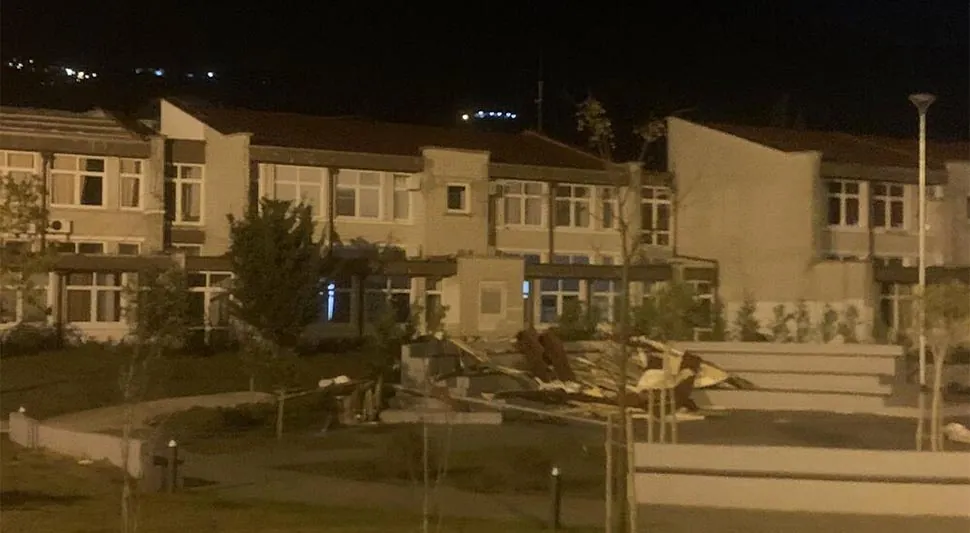 Olujni vjetar nosio krovove na crnogorskom primorju