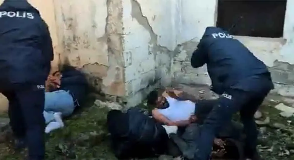 Uhvate lopove u krađi po ruševinama, pa ih kažnjavaju batinama