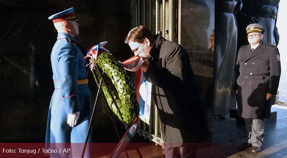 Selaković položio vijenac na Spomenik neznanom junaku na Avali