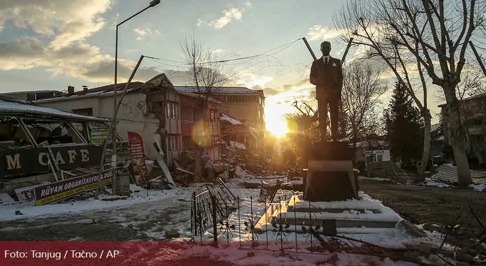Usvojena beba koja je rođena ispod ruševina - "Čudo"