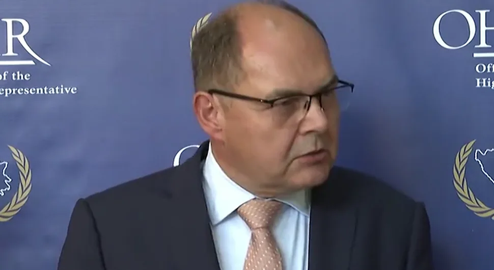 Šmitova odluka nebitna, zakon stupio na snagu