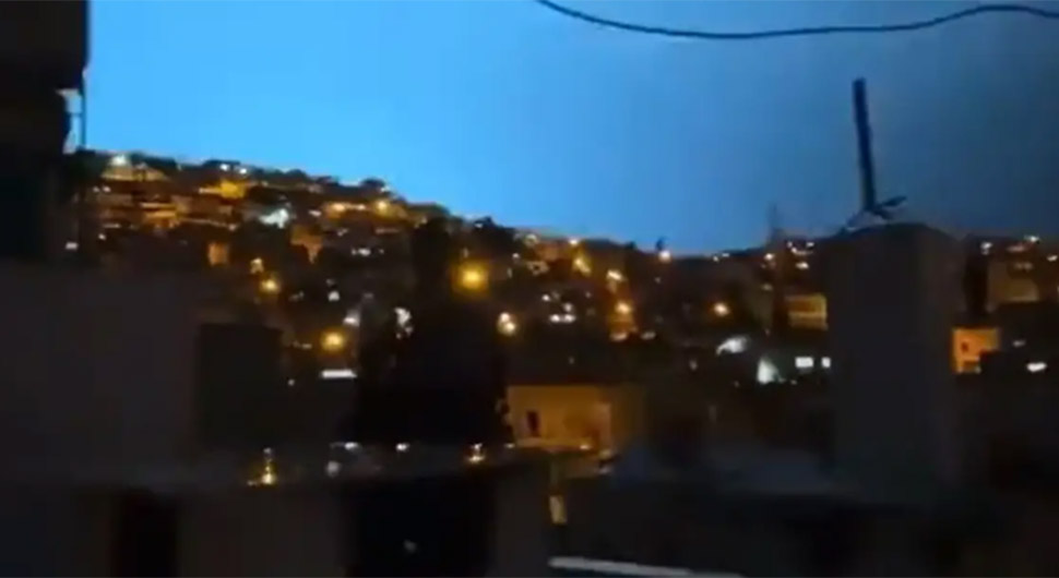 Neobična svjetlost obasjala nebo tokom potresa u Turskoj - VIDEO