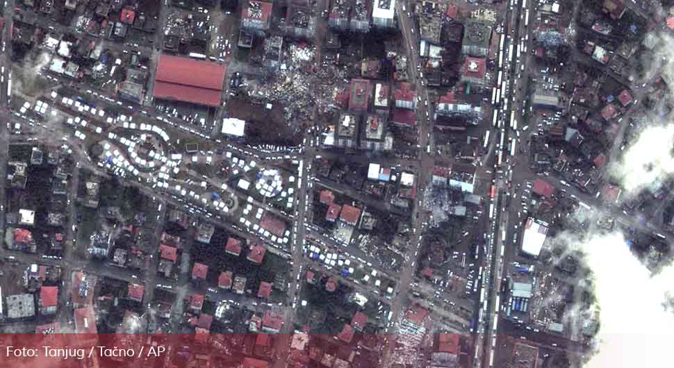 Satelitski snimci pokazuju kako se promijenio izgled krajolika nakon zemljotresa